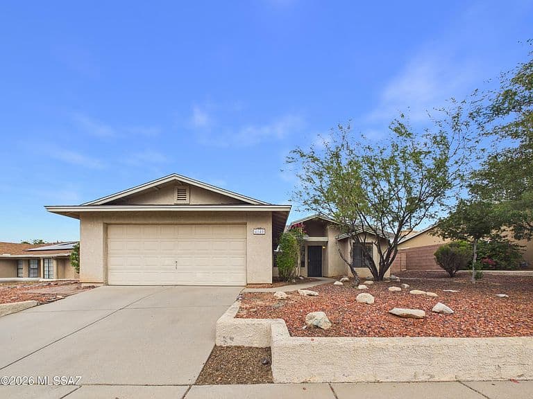 4140 W Melinda Ln photo 1