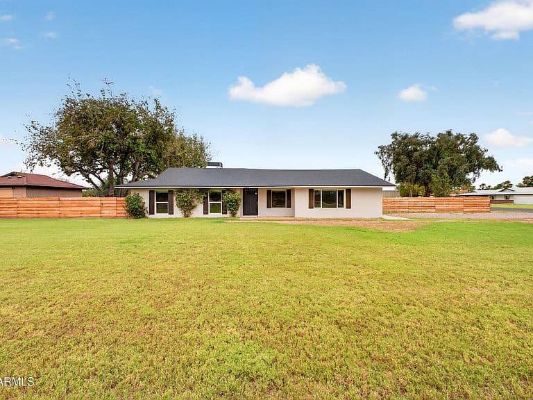 1000 E HOUSTON Avenue photo 2