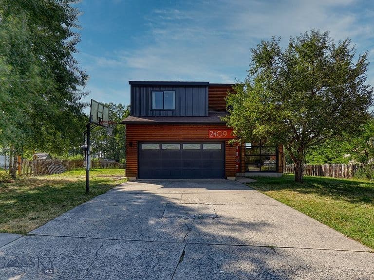 2409 Westridge Dr photo 1