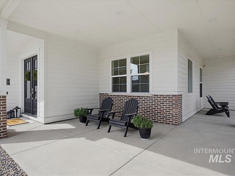 939 S Lake Pointe Way photo 2