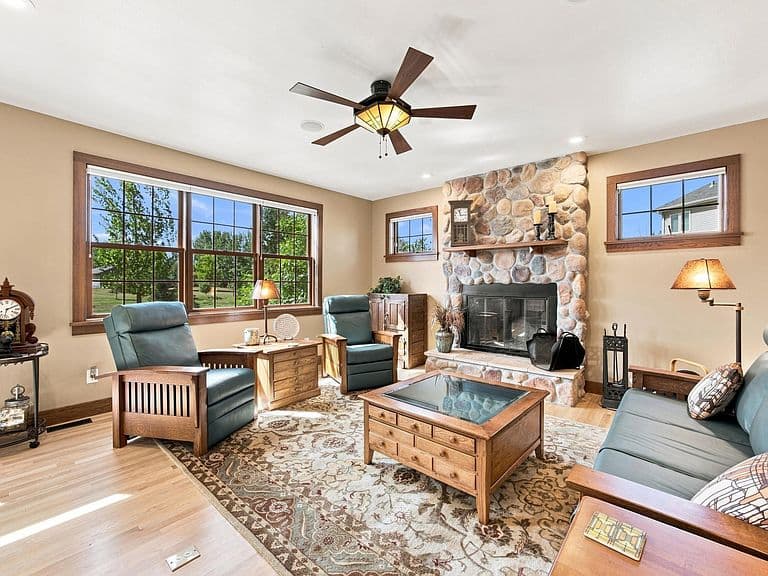 7107 Maple Ln photo 5