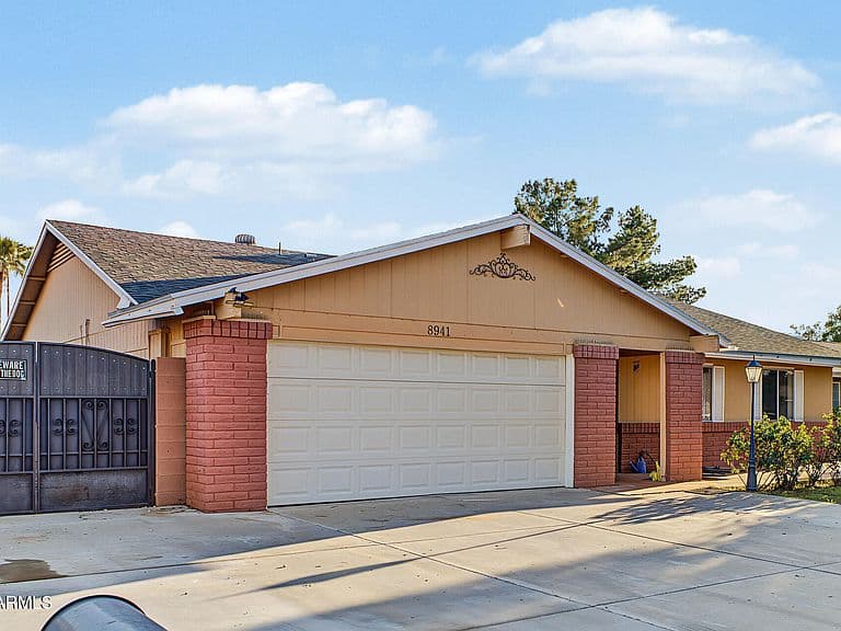 8941 W MONTEREY Way photo 4