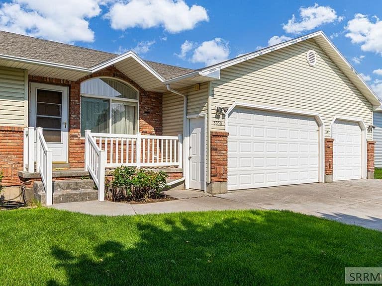 3050 S Carolyn Ln photo 1