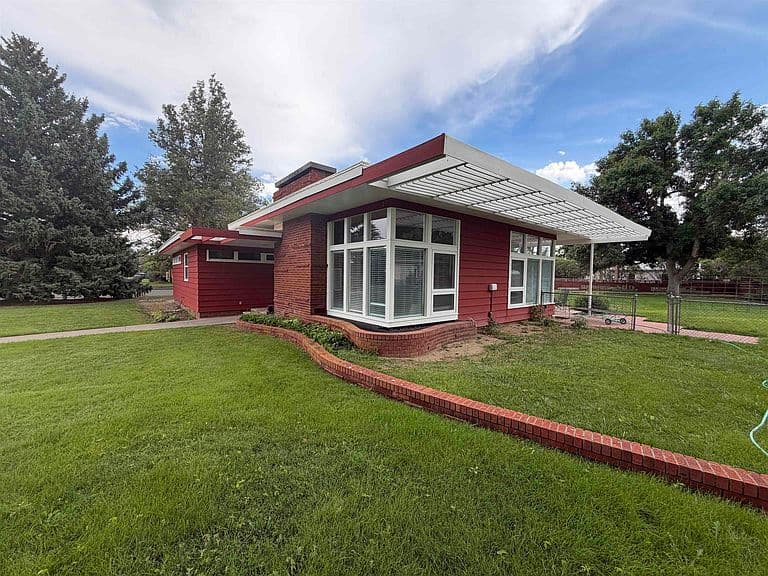 501 Circle Dr W photo 1