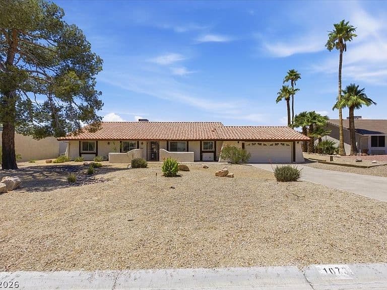 1073 Sidehill Way photo 1