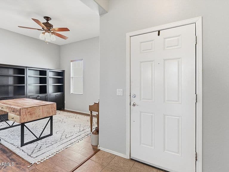 388 E Harold Drive photo 3