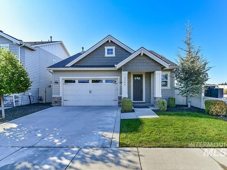 3349 E Girdner Dr photo 1