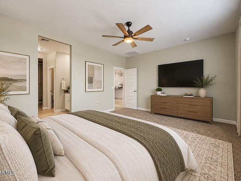 10056 S SAGUARO Drive photo 3