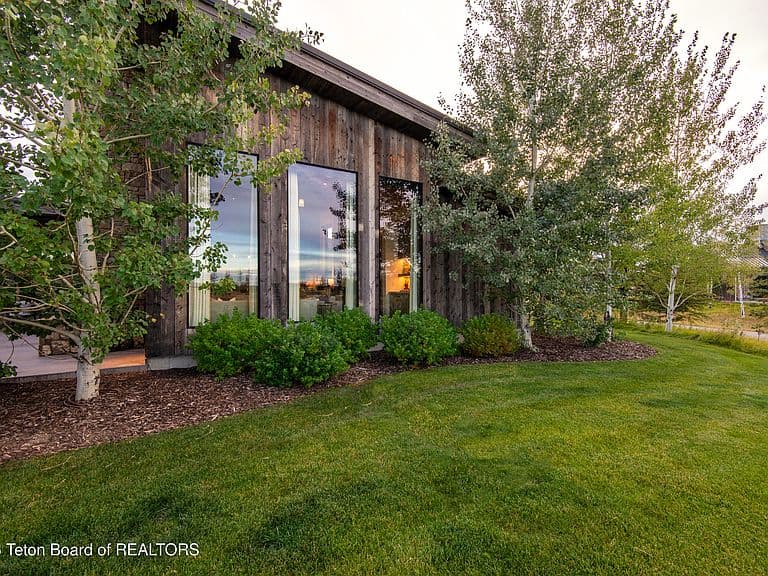 940 Mountain Bluebird Ct photo 5