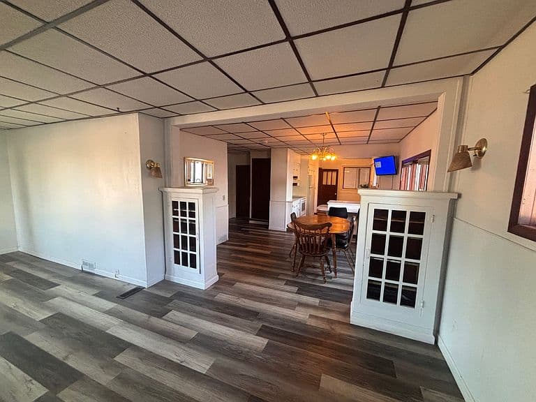 701 Cedar Ave photo 5