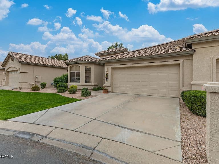 9617 E HOLIDAY Way photo 3