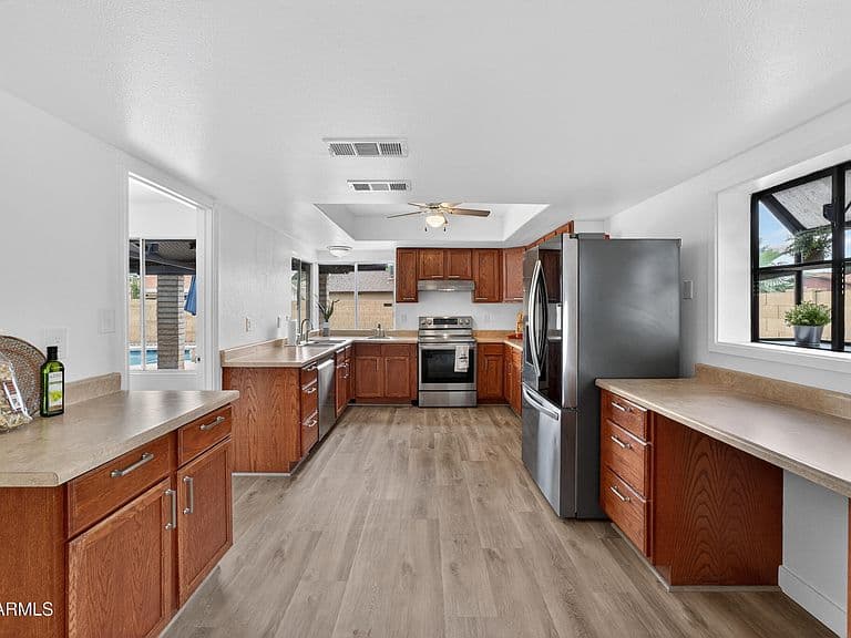 1103 W Mission Dr photo 3