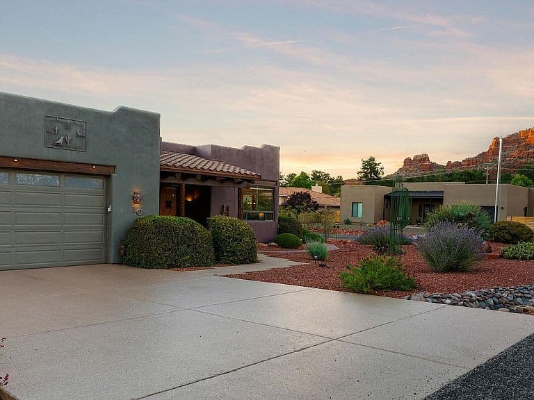 10 S HOUSE ROCK Road photo 3