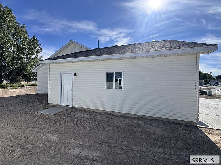 389 Wind River Dr photo 4