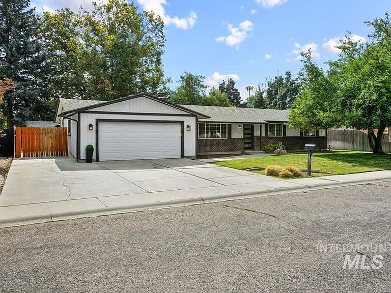 3518 N Frontier Way photo 3