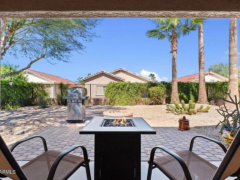 2420 E Malaga Drive photo 2