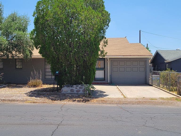 318 W Palo Verde Drive photo 2