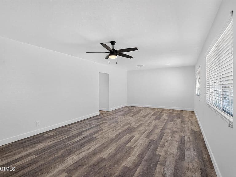 2501 E KAREN Drive photo 5
