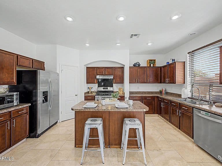 16124 W WILLIAMS Street photo 3
