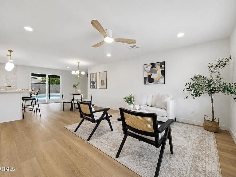 14407 N 37TH Court photo 5