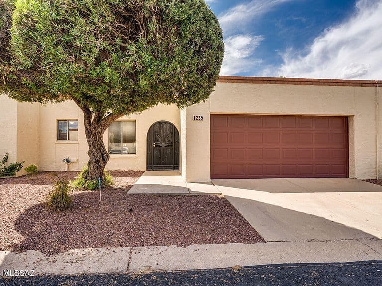 1235 N Tracy Ave photo 1