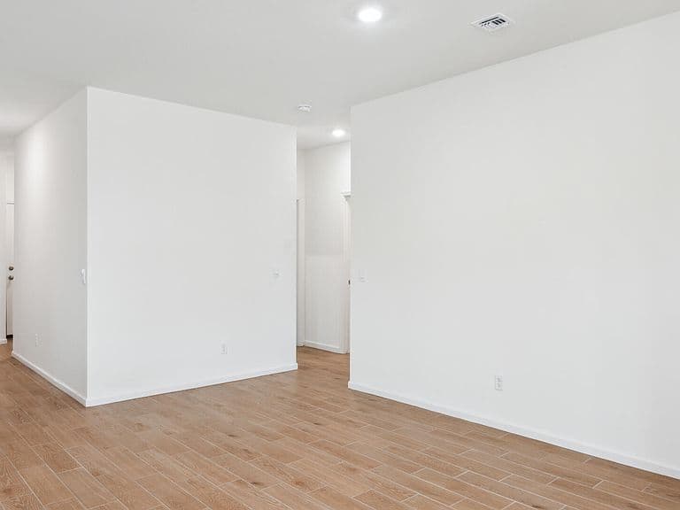 34811 W Angelo Drive photo 5