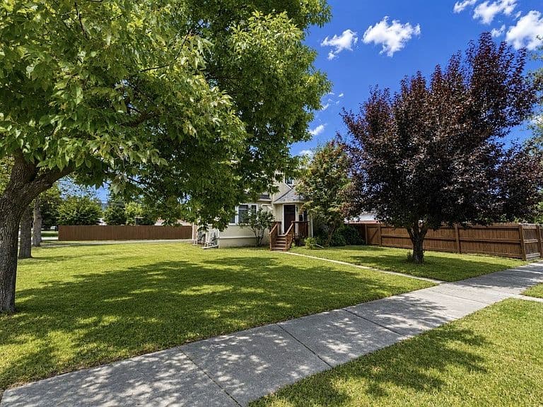 910 Utah Ave photo 2