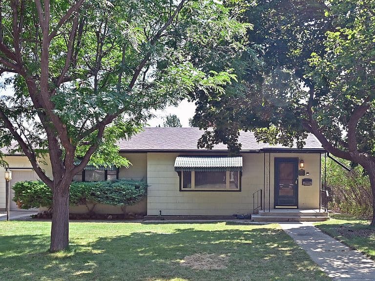1121 S Thurmond St photo 1