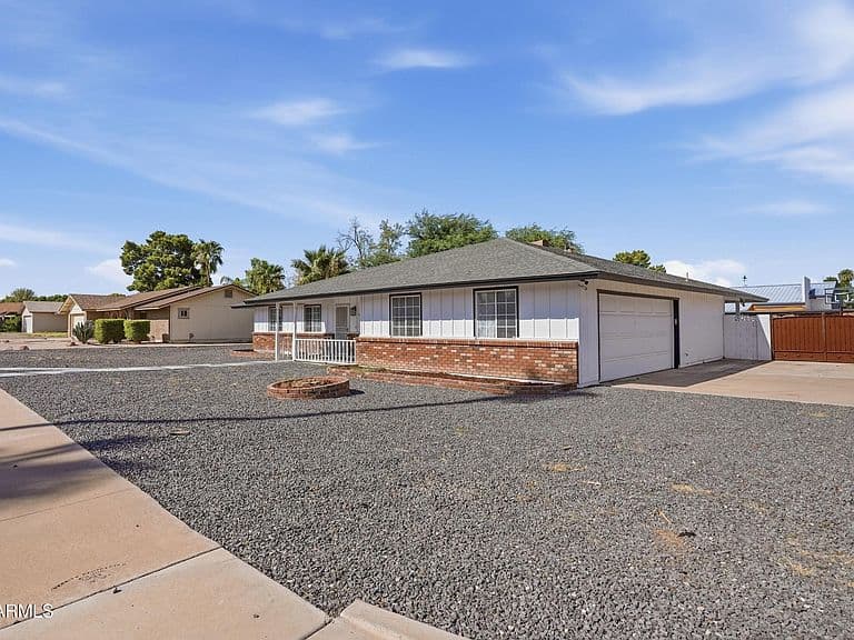 1756 N SUMMER Circle photo 4