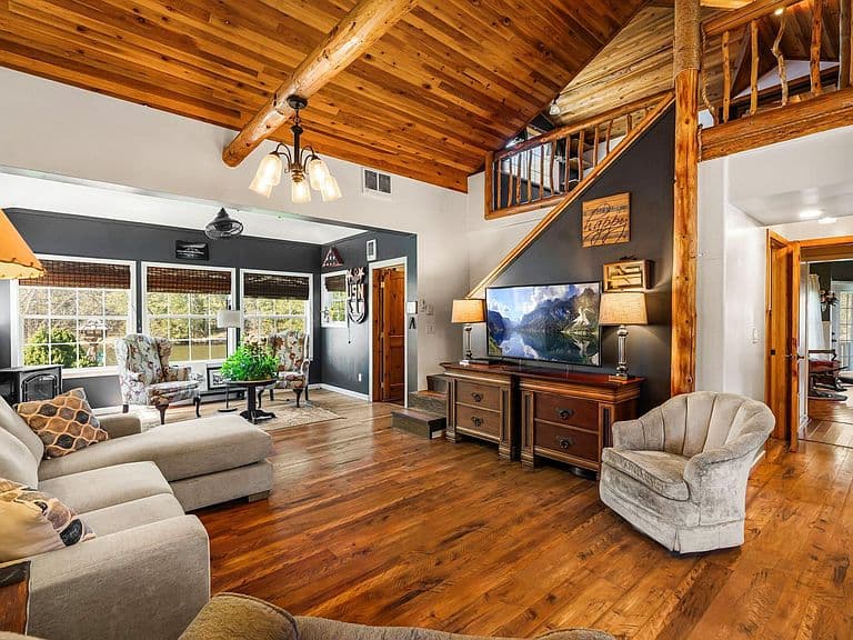 5634 Moyie River Rd photo 3