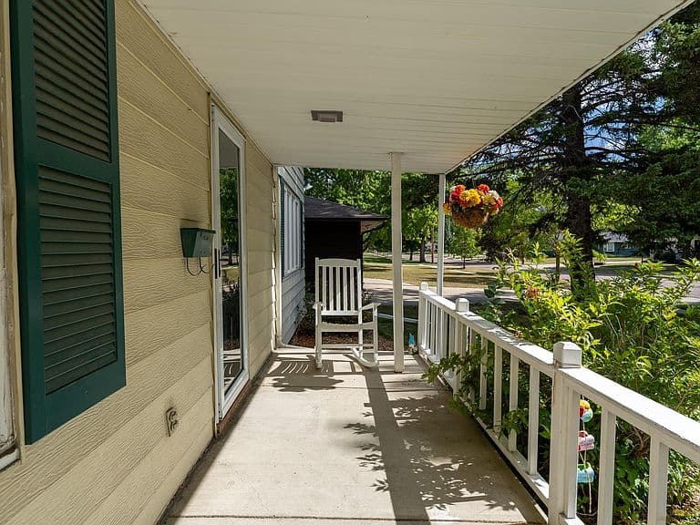913 Park Dr S photo 4
