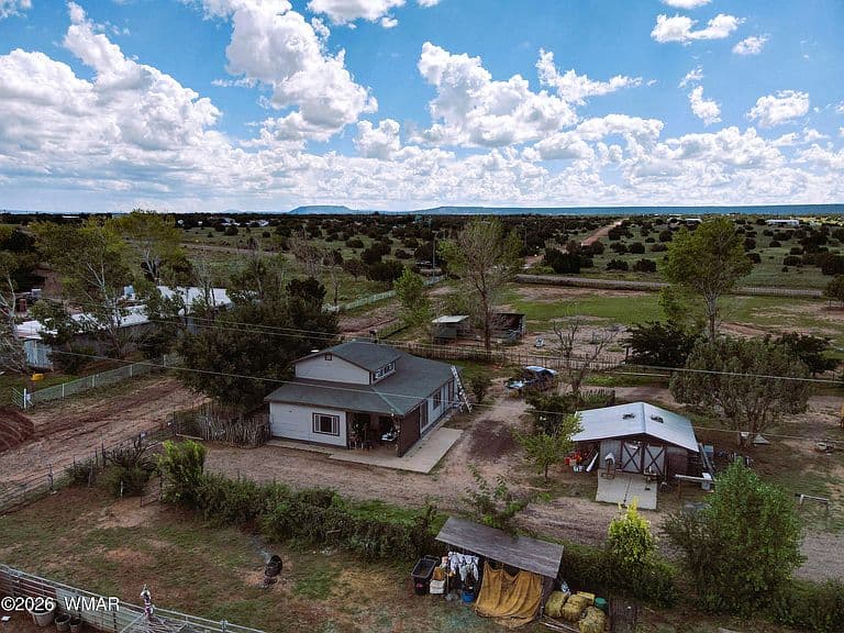 9694 E Concho Hwy photo 2