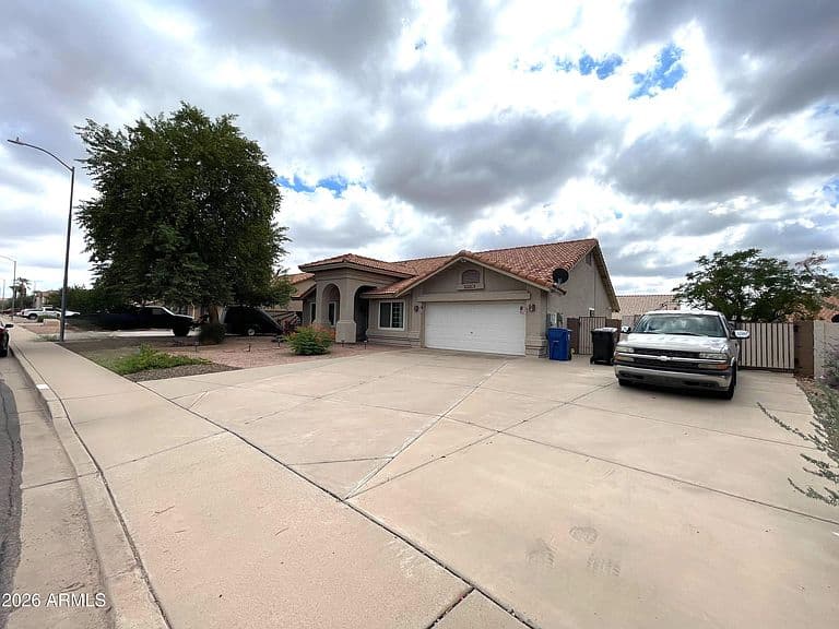 2661 E NANCE Street photo 2