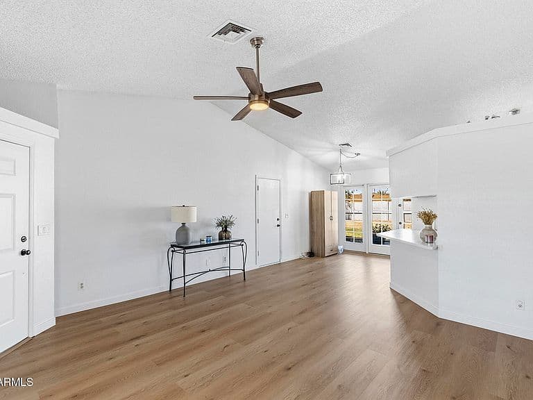 4714 W VILLA THERESA Drive photo 4