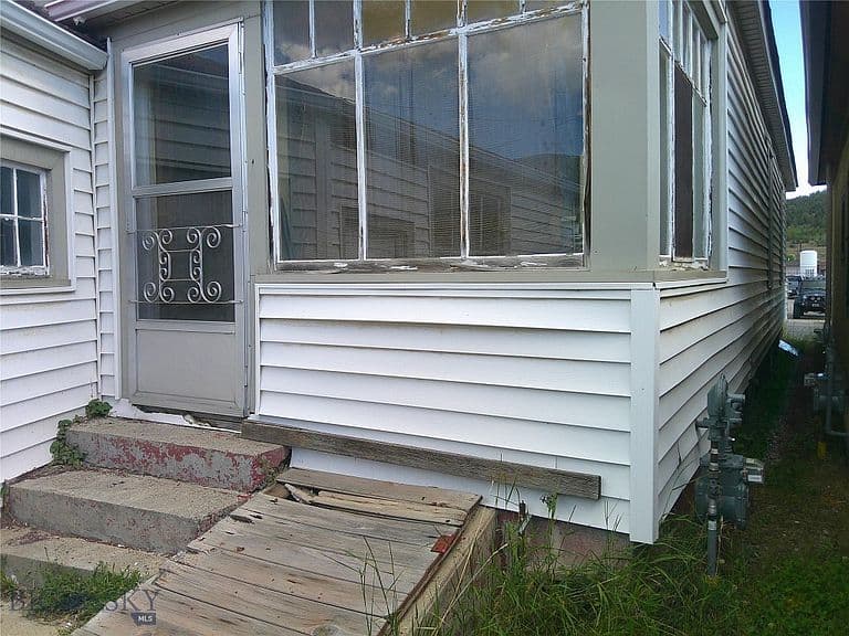 405 W Commercial Ave photo 5