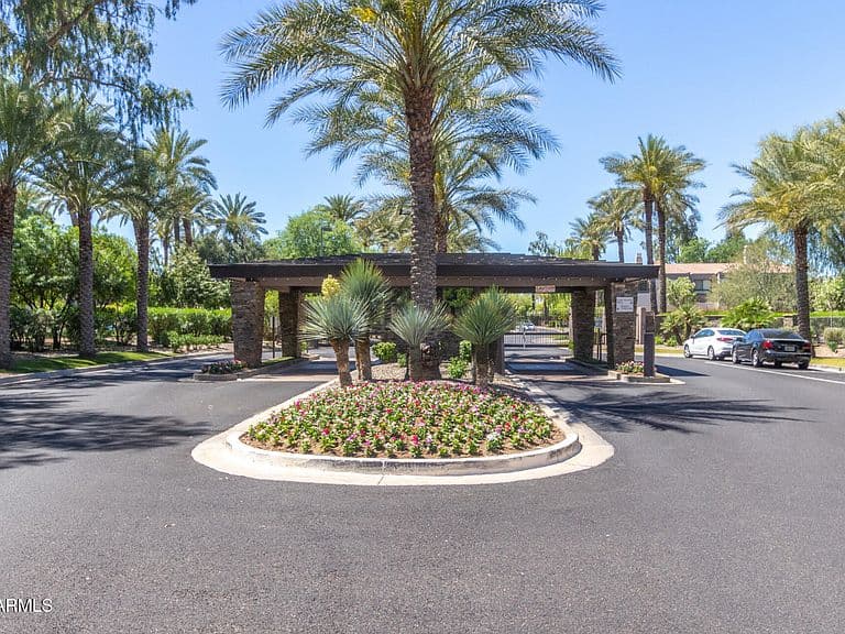 7700 E GAINEY RANCH Road #102 photo 1