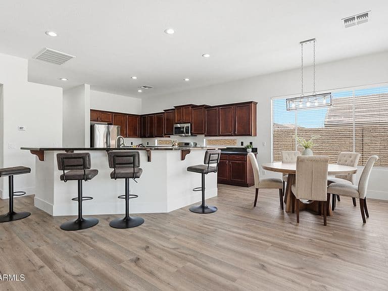 7037 S TROPHY Lane photo 4
