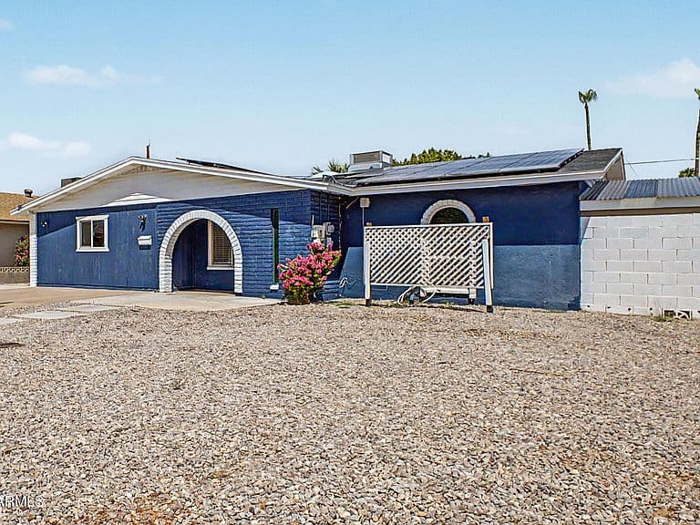 3224 E SWEETWATER Avenue photo 5