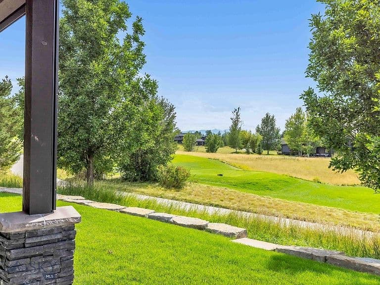 75 Balmoral Trl photo 2