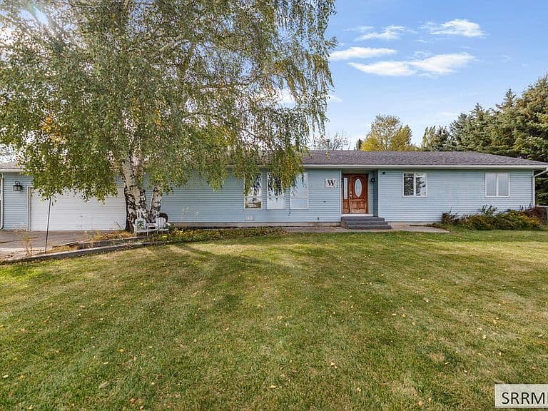 1181 Country Rd photo 1