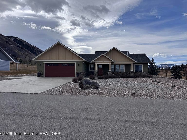 111 E Papworth Ln photo 2