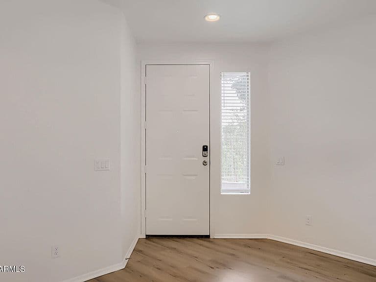 9403 W ROSS Avenue photo 5