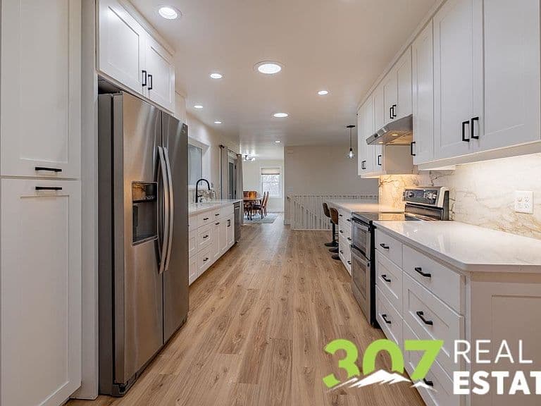 3111 Kent Ave photo 3