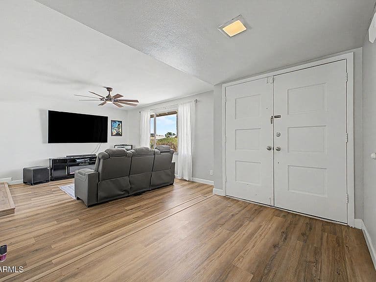 1171 E BELL DE MAR Drive photo 4