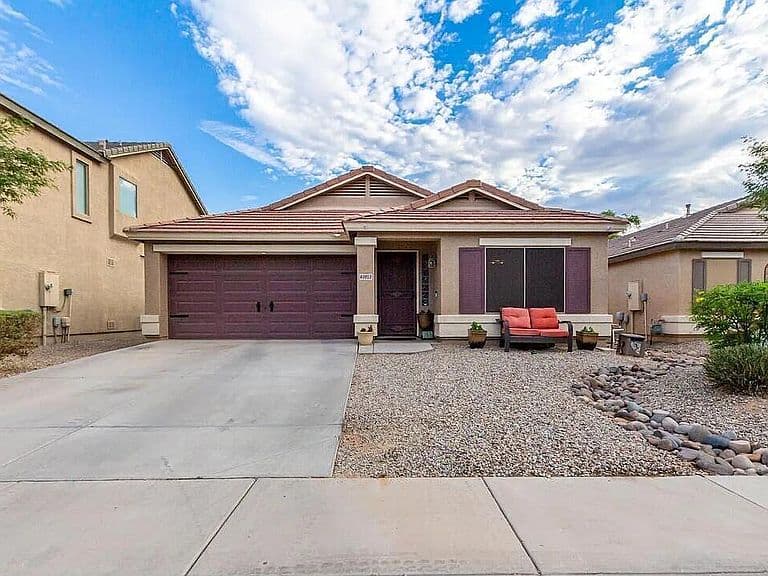 40853 W SANDERS Way photo 1