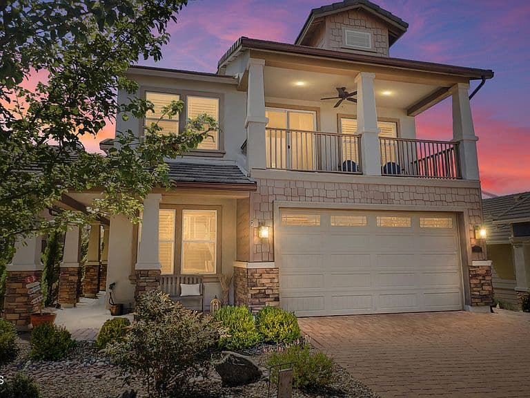 2217 Calgary Dr photo 2