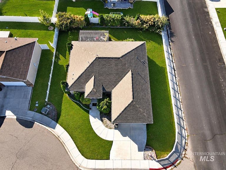 431 Pratt Pl photo 2
