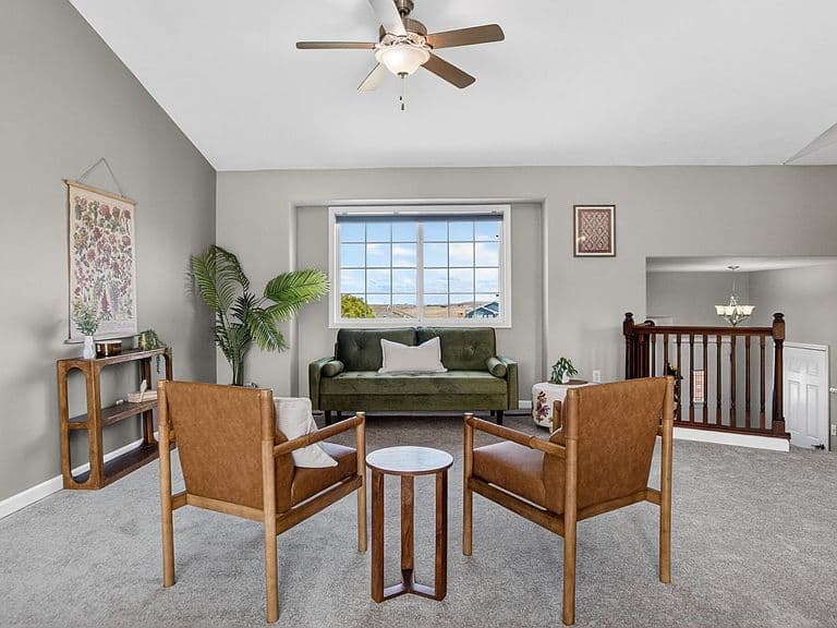 401 Kahler Ct photo 2