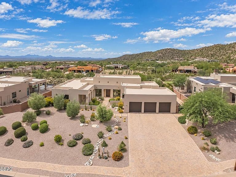 6134 W Seven Saguaros Cir photo 1