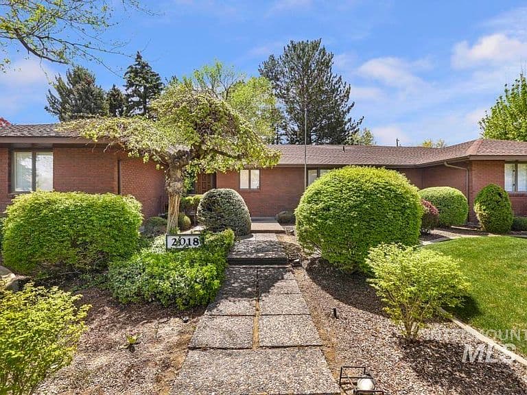 2018 Rancho Vista Dr photo 3